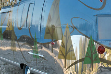 GREAT AIRSTREAM EXTERIOR GRAPHIC DESIGNS