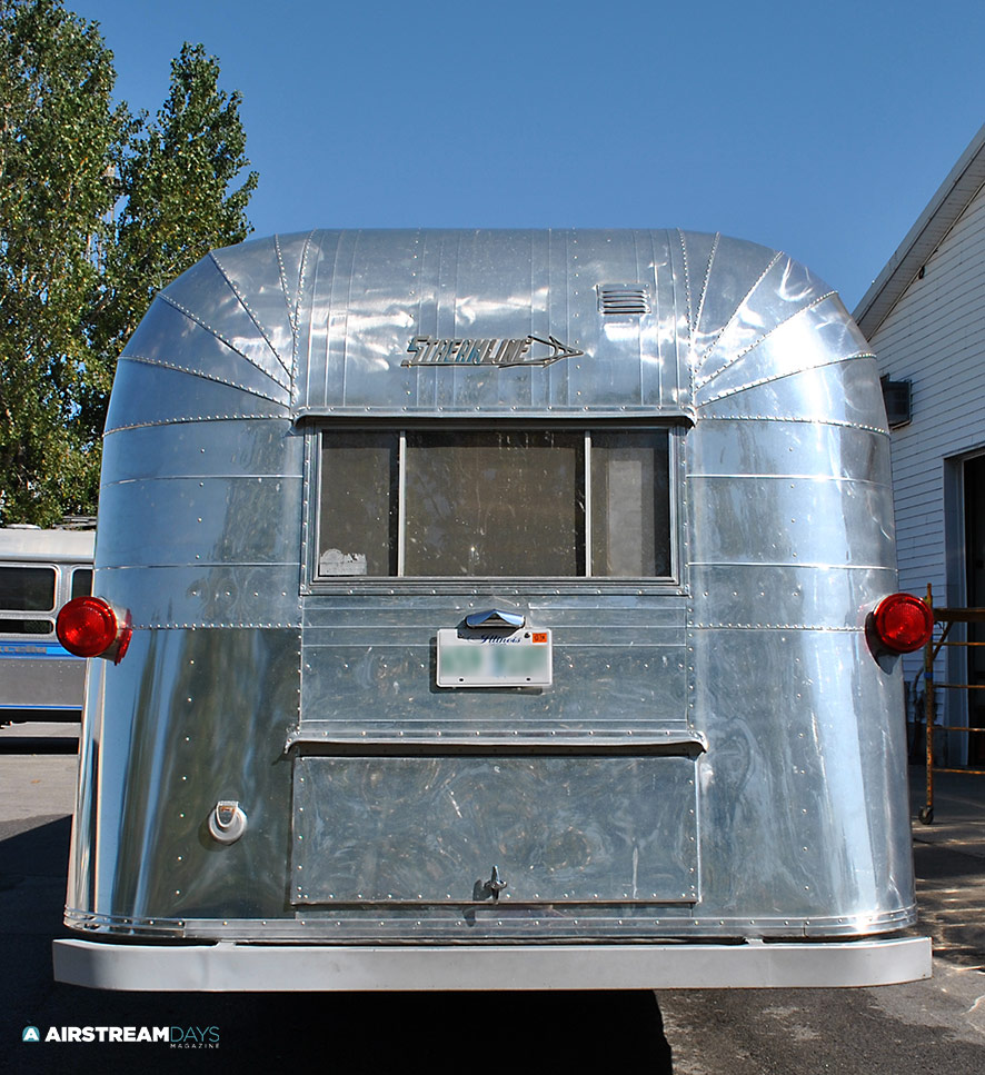 Rear view of Streamline trailer 1959