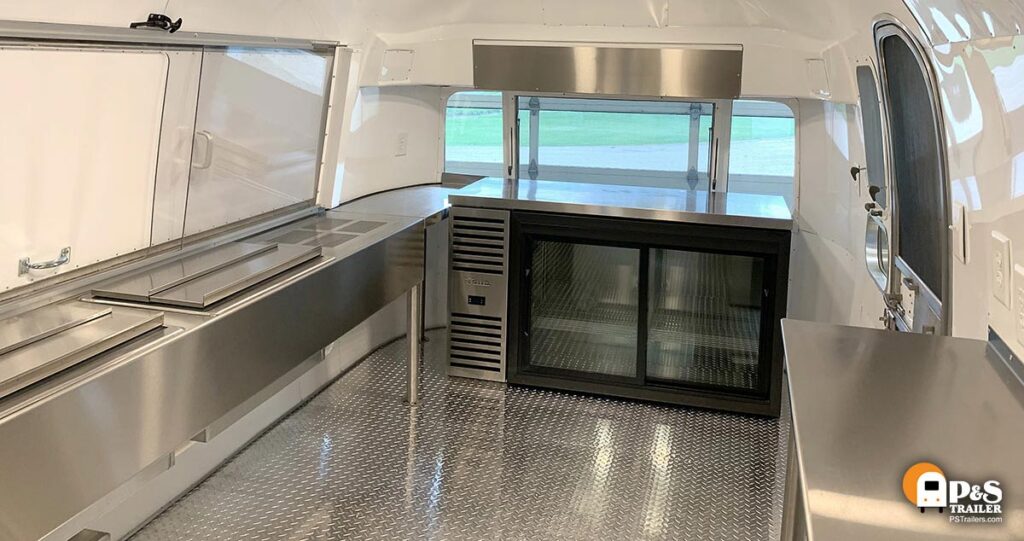 Union League Golf Airstream snack bar w/large refrigerator