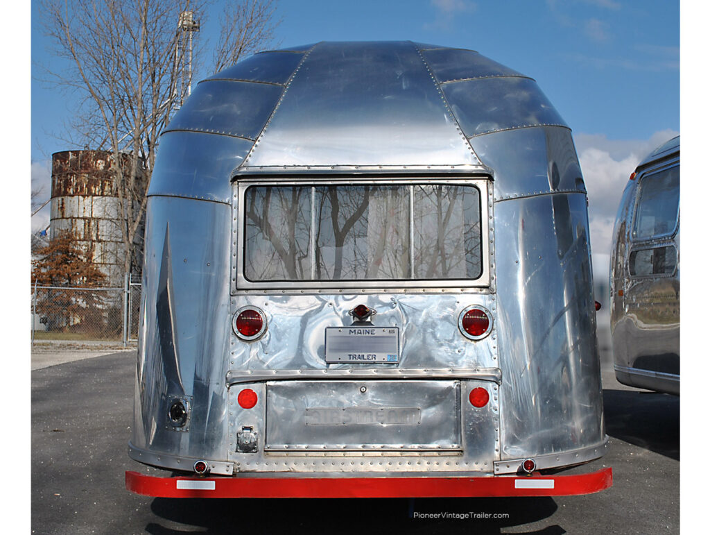 1954 Airstream Wanderer Whale Tail trailer w/red bumper